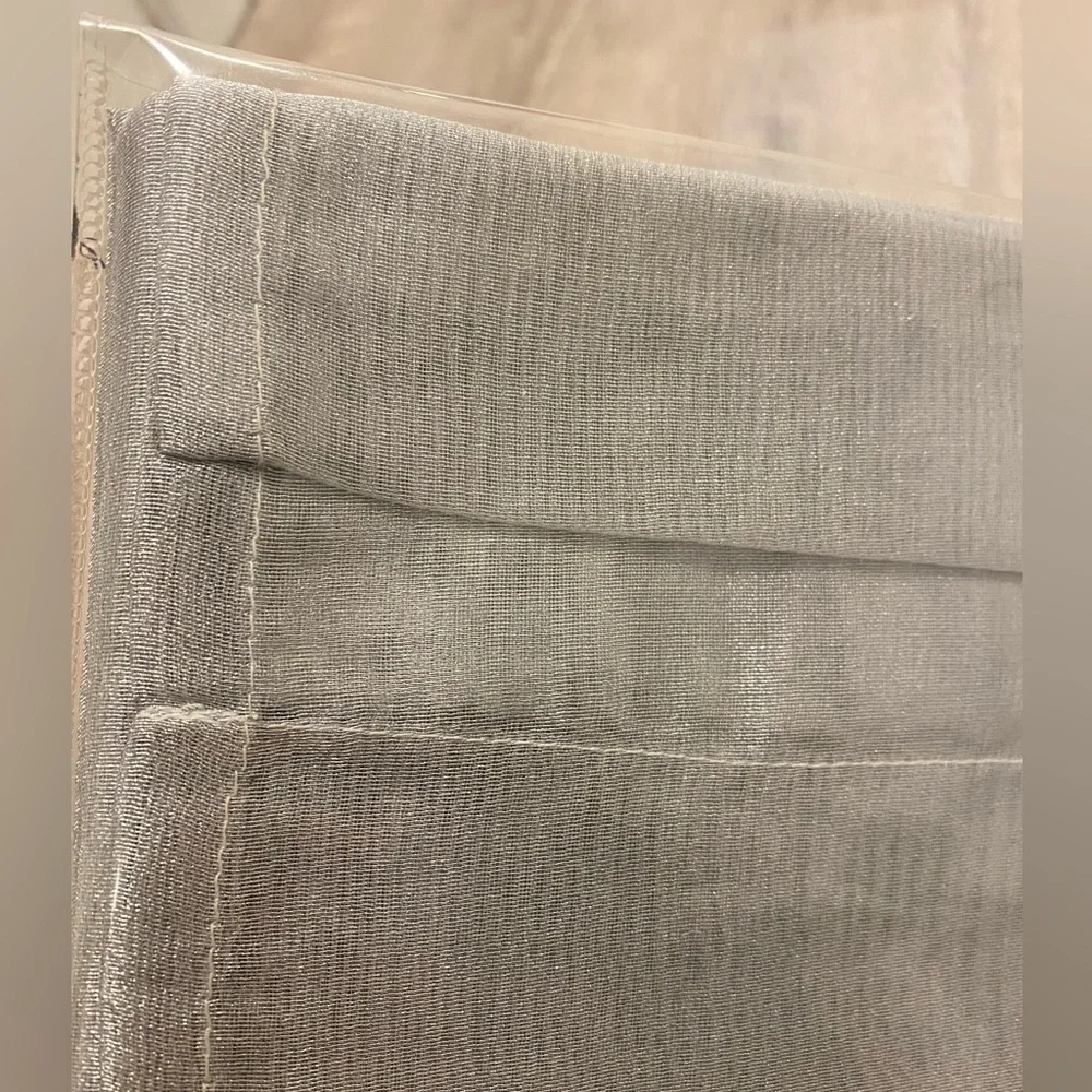 Pottery Barn Pleat Silk Organza Runner 16” X 70” Silver Shiny NIP - Picture 4 of 9